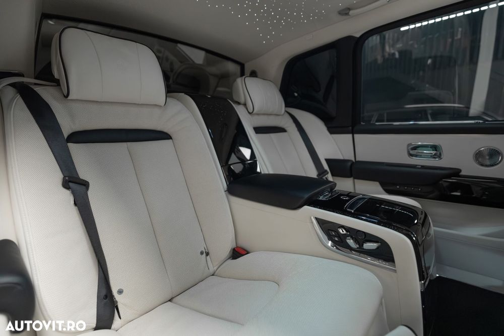 Rolls-Royce Cullinan Standard - 26
