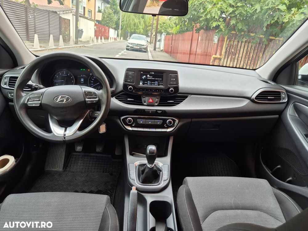 Hyundai i30 1.4 MPi 5DR M/T ISG Comfort - 2