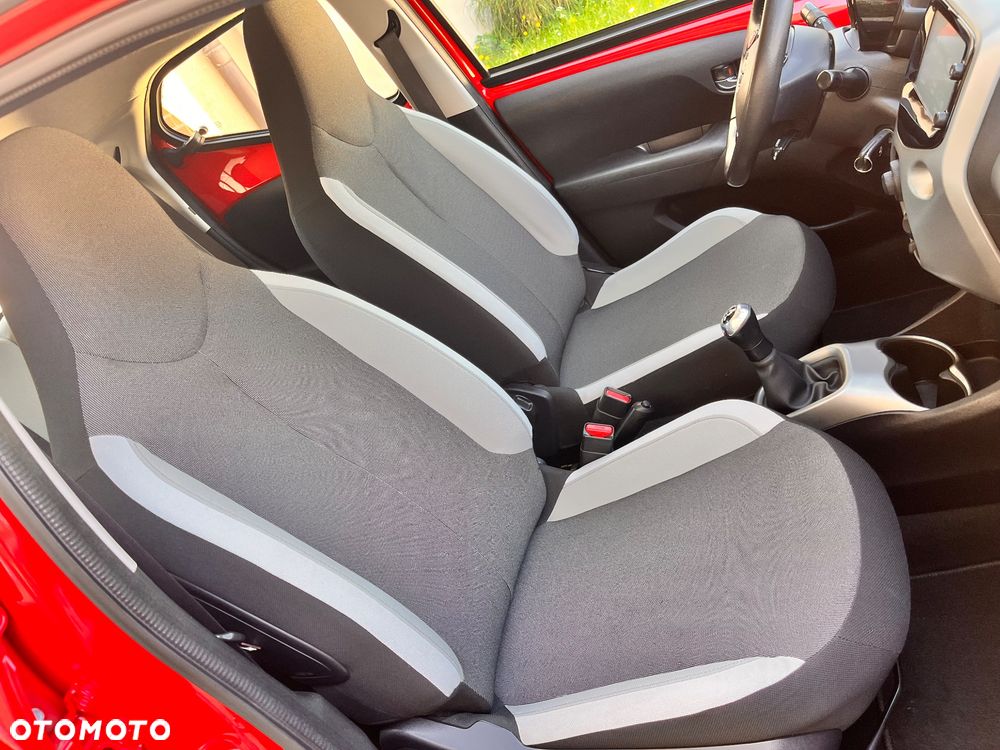 Toyota Aygo x-clusiv - 19