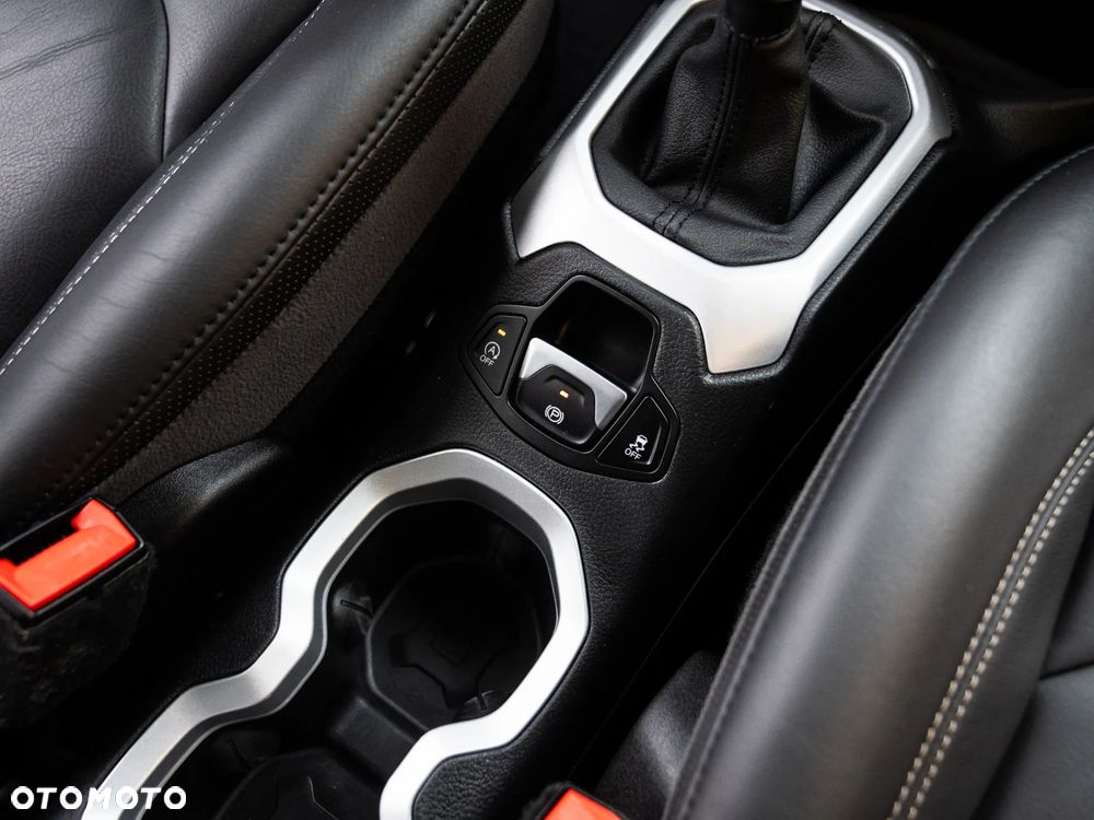 Jeep Renegade 1.4 MultiAir Limited - 32