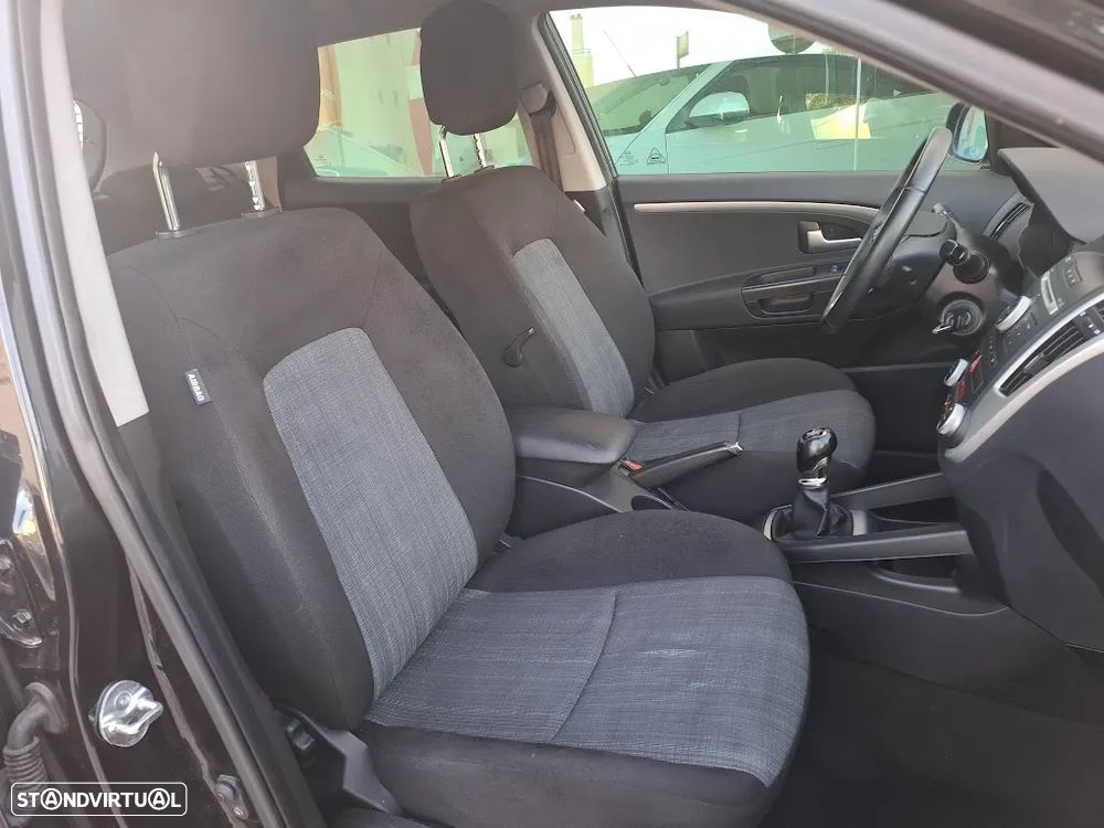 Kia Ceed 1.6 CRDi EX Eco - 34