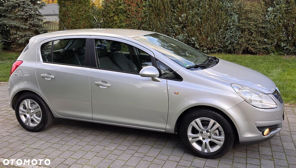 Opel Corsa 1.4 16V Cosmo - 15