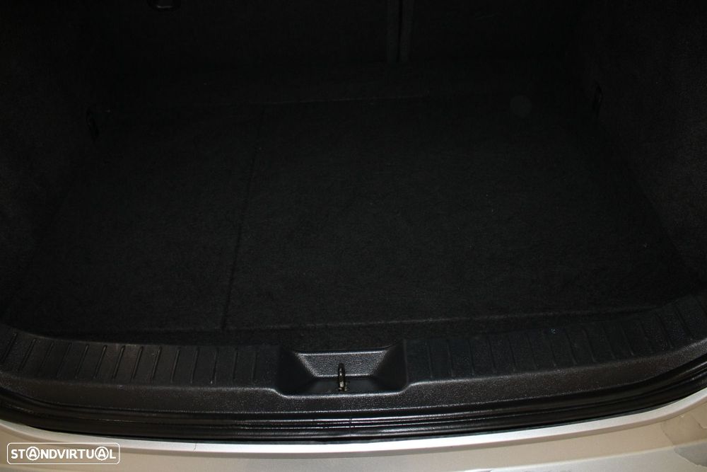 Mazda CX-30 2.0 Sky-G Evolve i-Active - 6