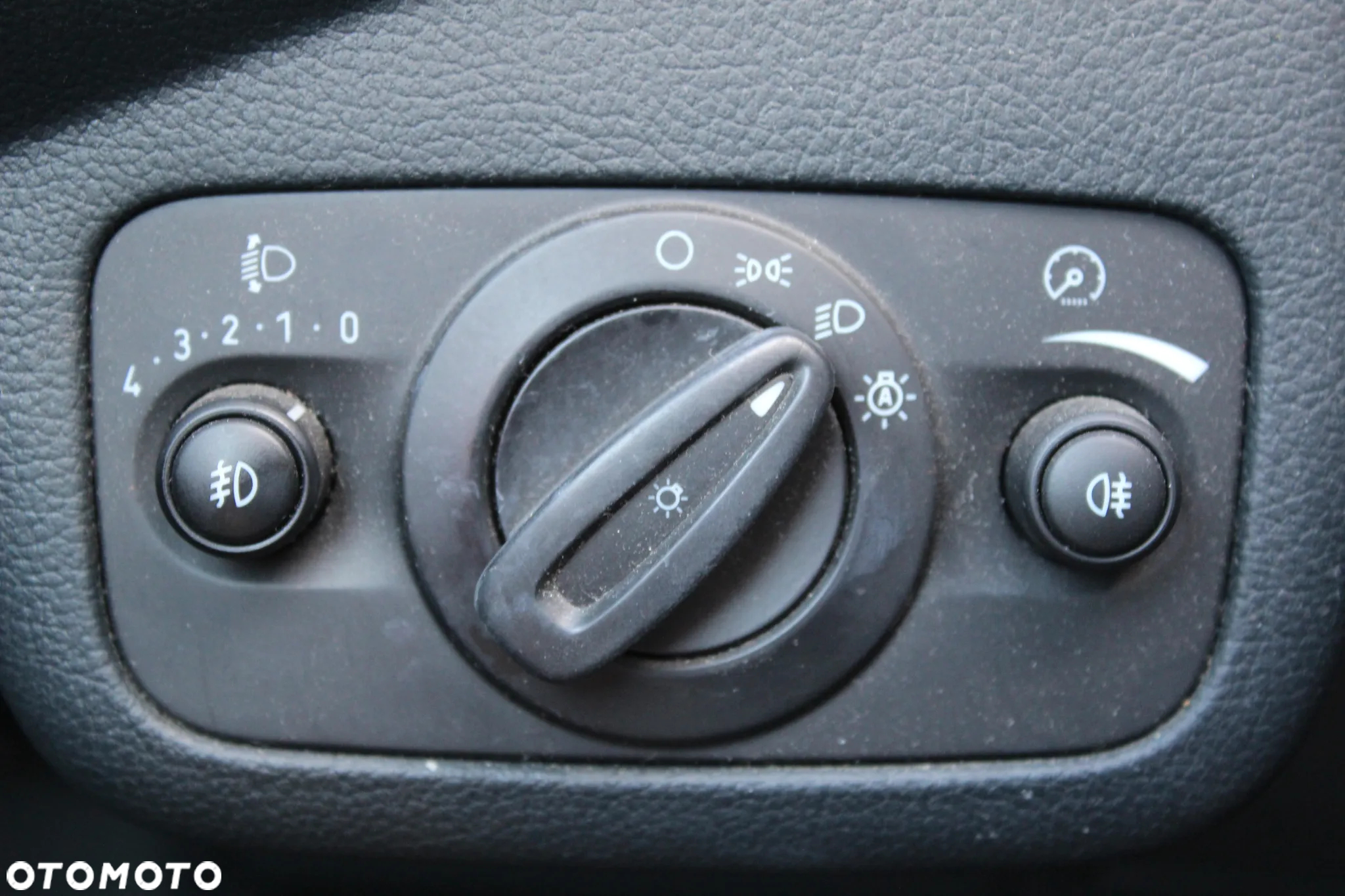 Ford C-MAX 1.6 Titanium - 17