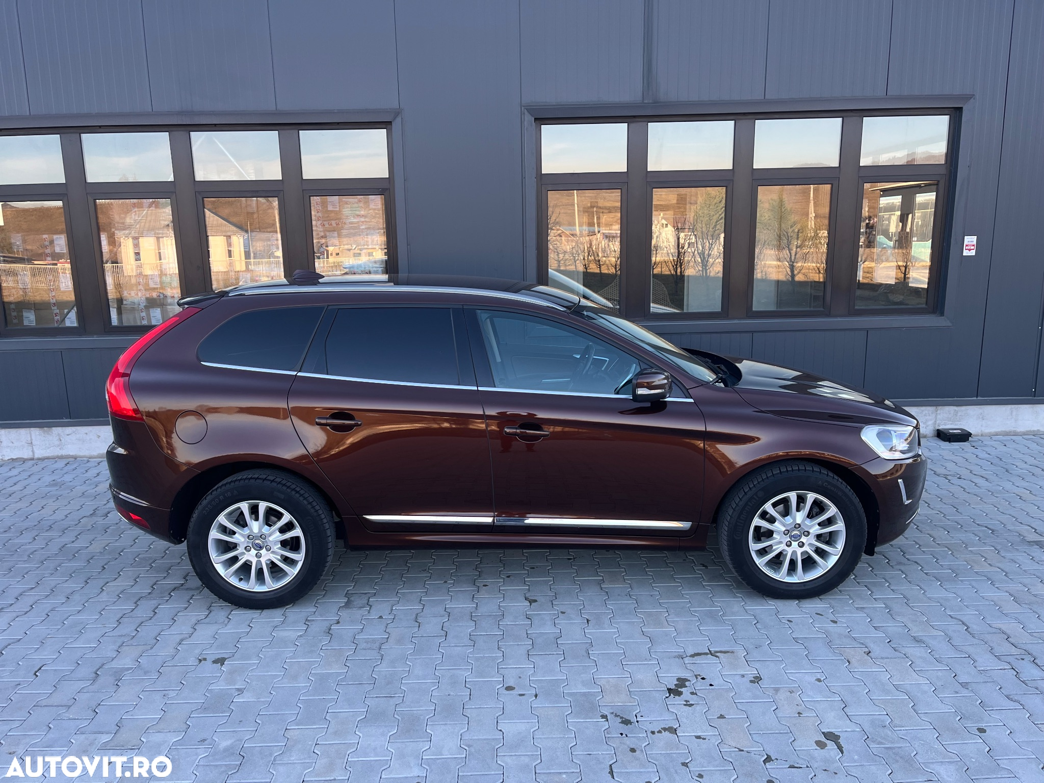 Volvo XC 60 D4 Geartronic Summum - 16