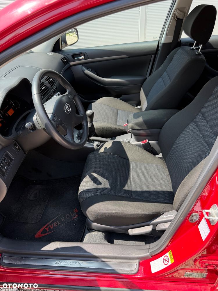 Toyota Avensis 2.0 VVT-i Sol - 11