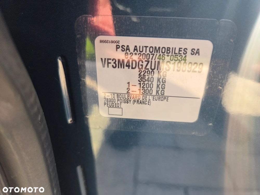 Peugeot 3008 1.6 PureTech HYbrid GT Line S&S EAT8 - 26