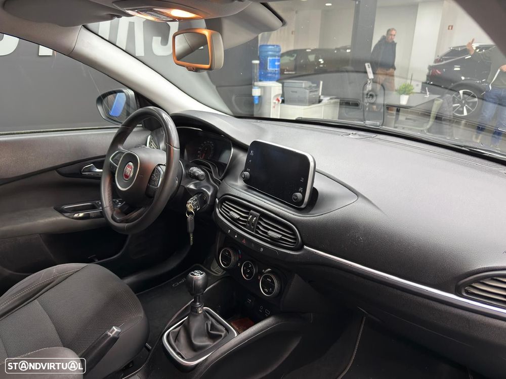 Fiat Tipo Station Wagon 1.6 M-Jet Lounge Tech J17 - 26