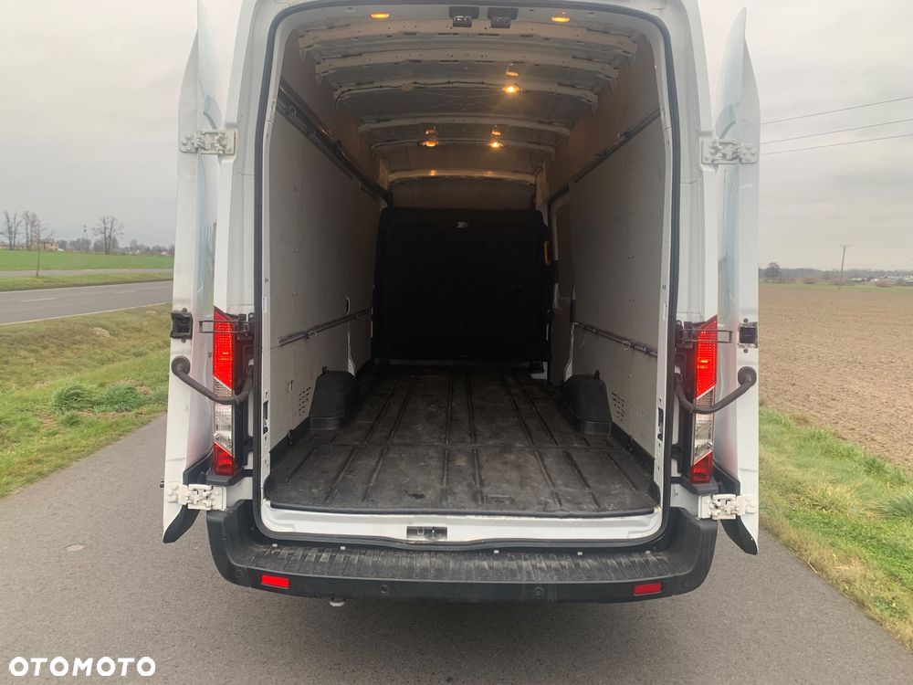 Ford Transit - 28