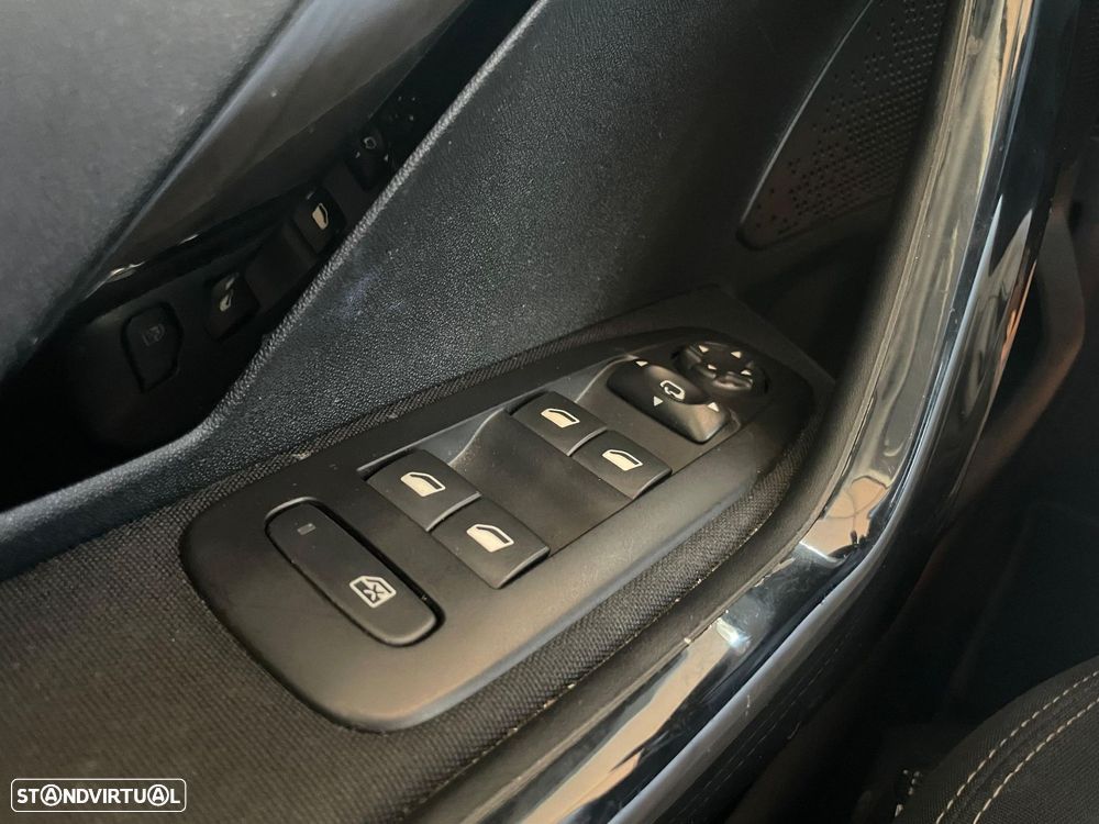 Peugeot 208 PureTech 82 Start & Stop Allure - 16