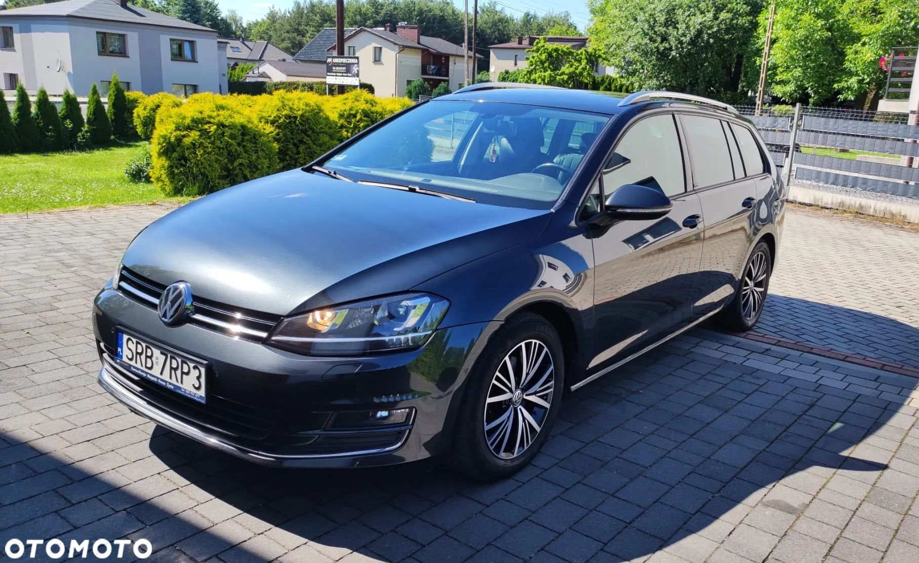 Volkswagen Golf - 1