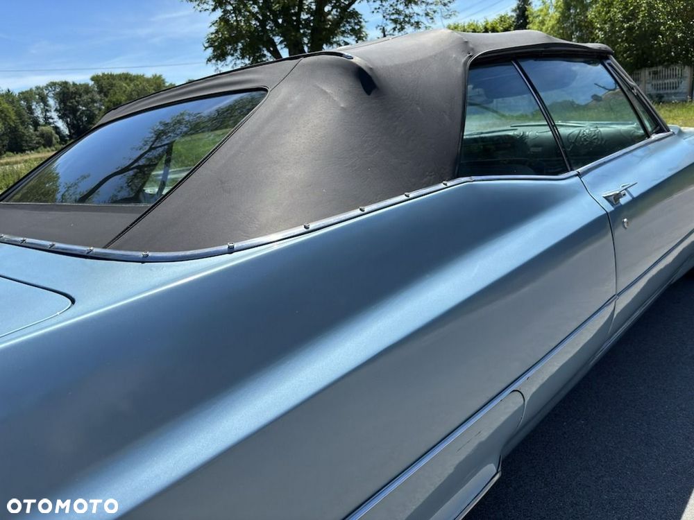 Cadillac Deville - 26