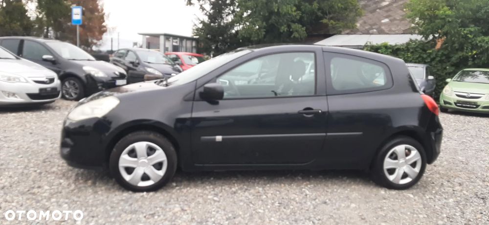 Renault Clio - 23