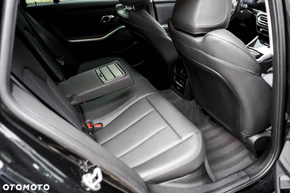 BMW Seria 3 320d Advantage sport - 20