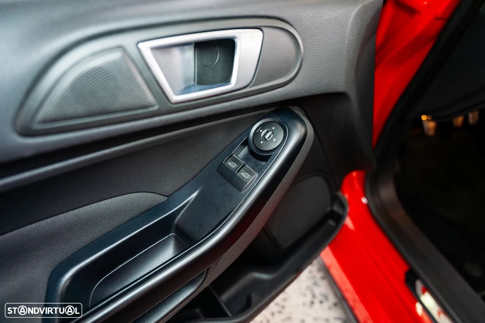 Ford Fiesta 1.6 EcoBoost ST - 33