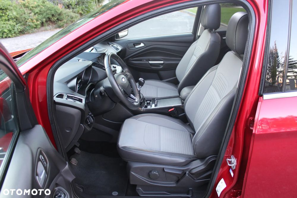 Ford Kuga 2.0 TDCi 2x4 Titanium - 17