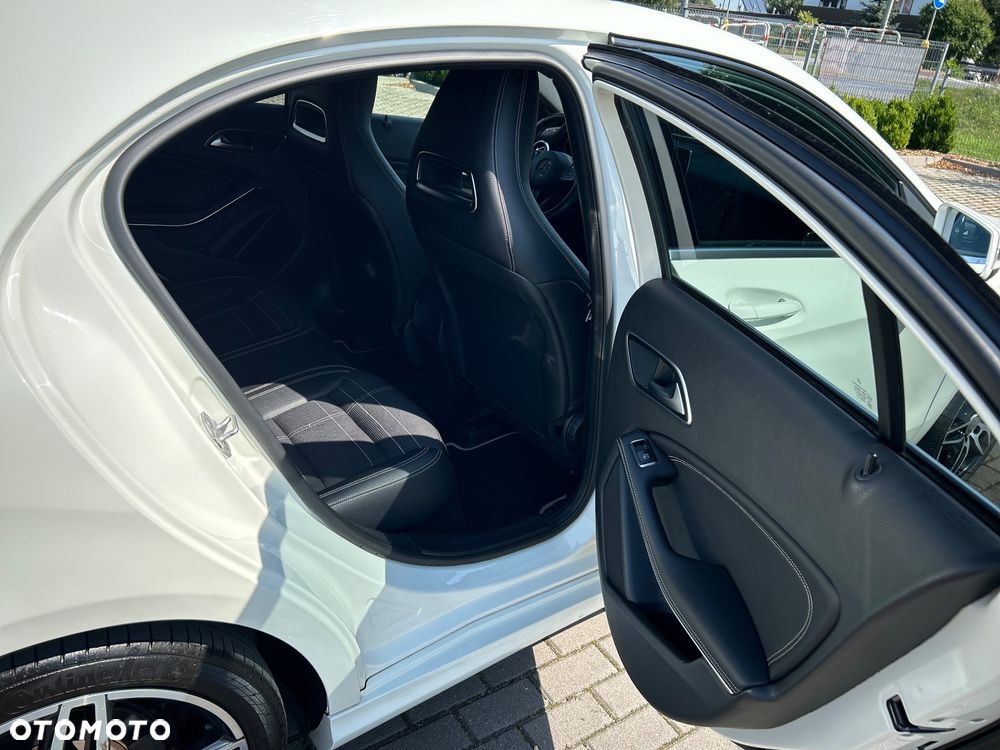 Mercedes-Benz Klasa A 220 d 4Matic 7G-DCT - 12