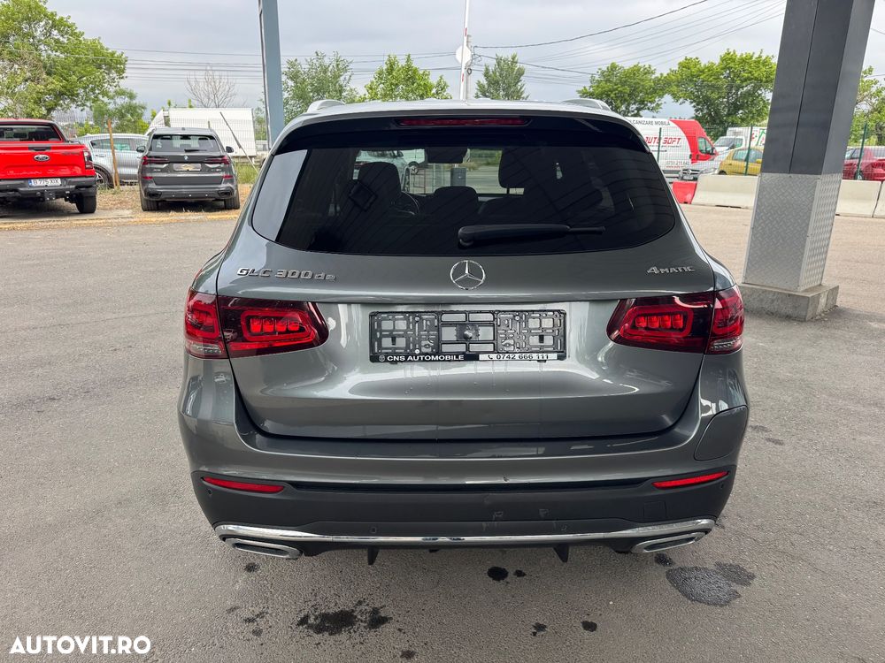 Mercedes-Benz GLC 300 de 4Matic 9G-TRONIC AMG Line - 9