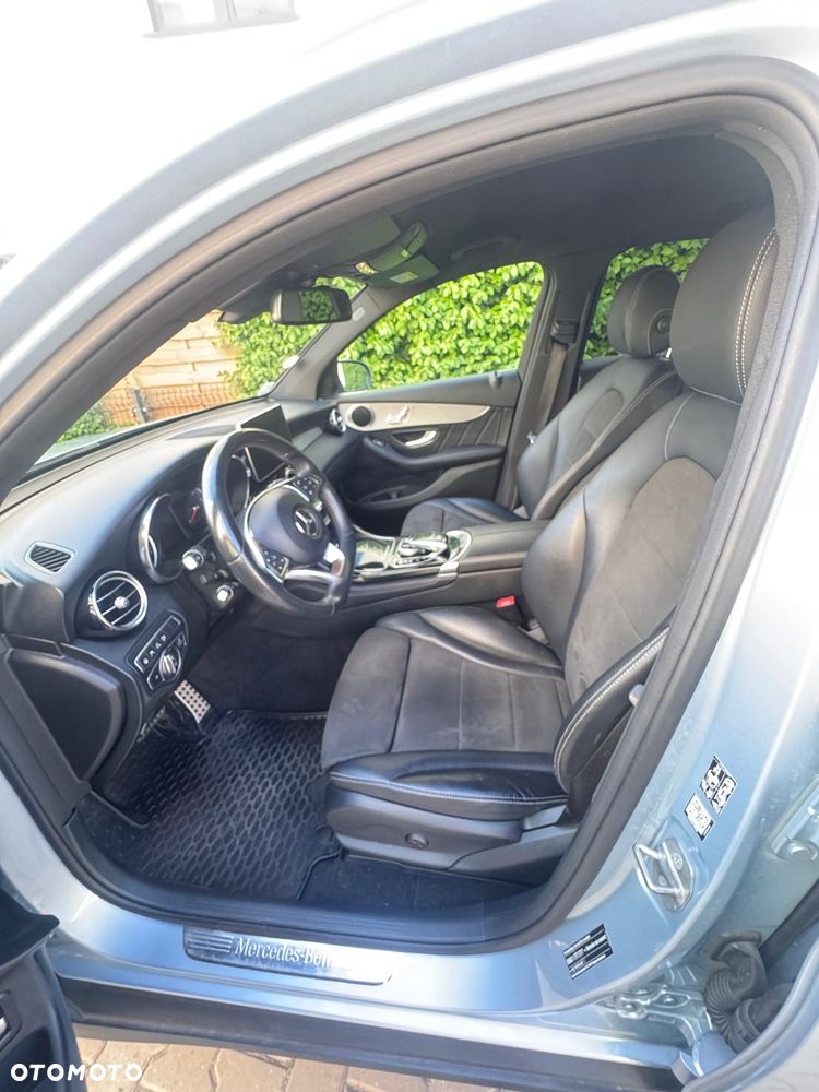 Mercedes-Benz GLC 220 d 4Matic 9G-TRONIC - 25