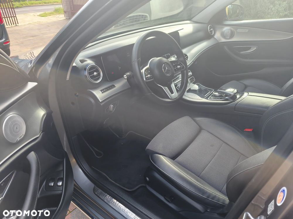 Mercedes-Benz Klasa E 300 de 9G-TRONIC Exclusive - 13