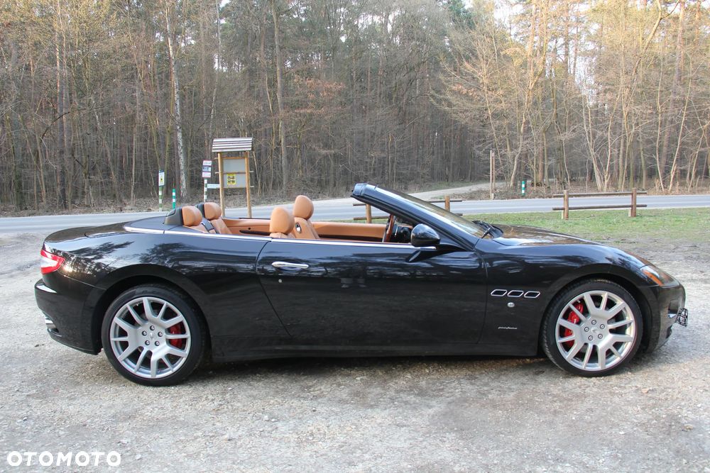 Maserati GranCabrio - 3