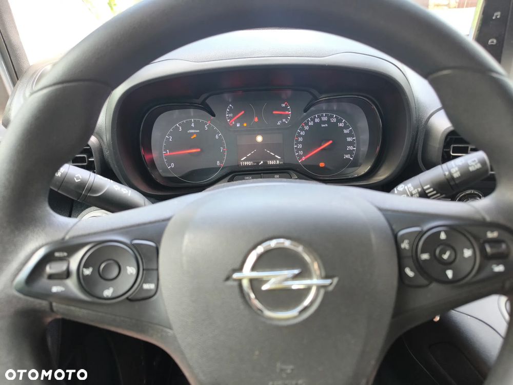 Opel Combo 1.5 CDTI Essentia S&S - 8