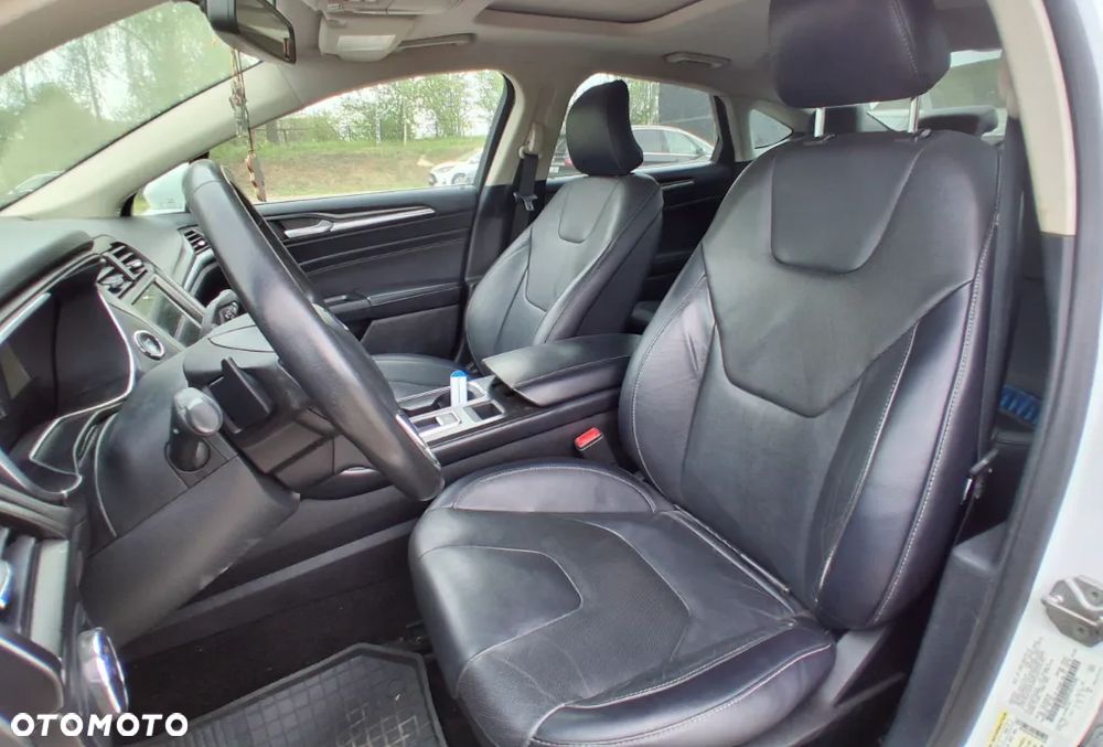 Ford Fusion 2.0 EcoBoost Titanium - 12