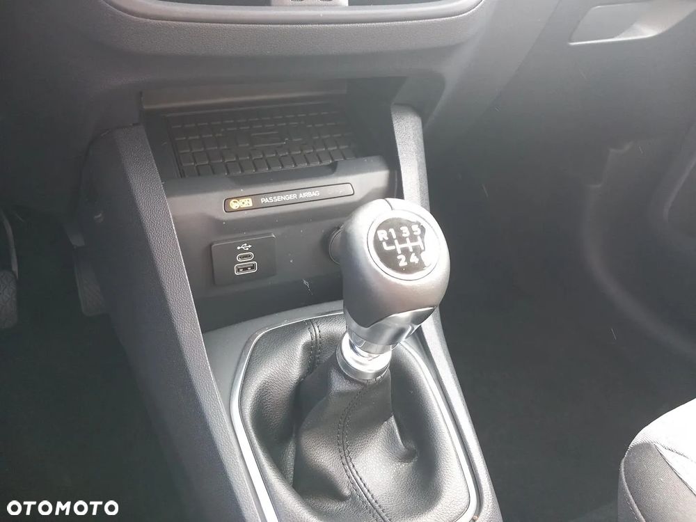 Ford Tourneo Courier - 15