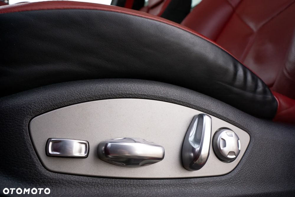 Porsche Cayenne Turbo S Tiptronic S - 15