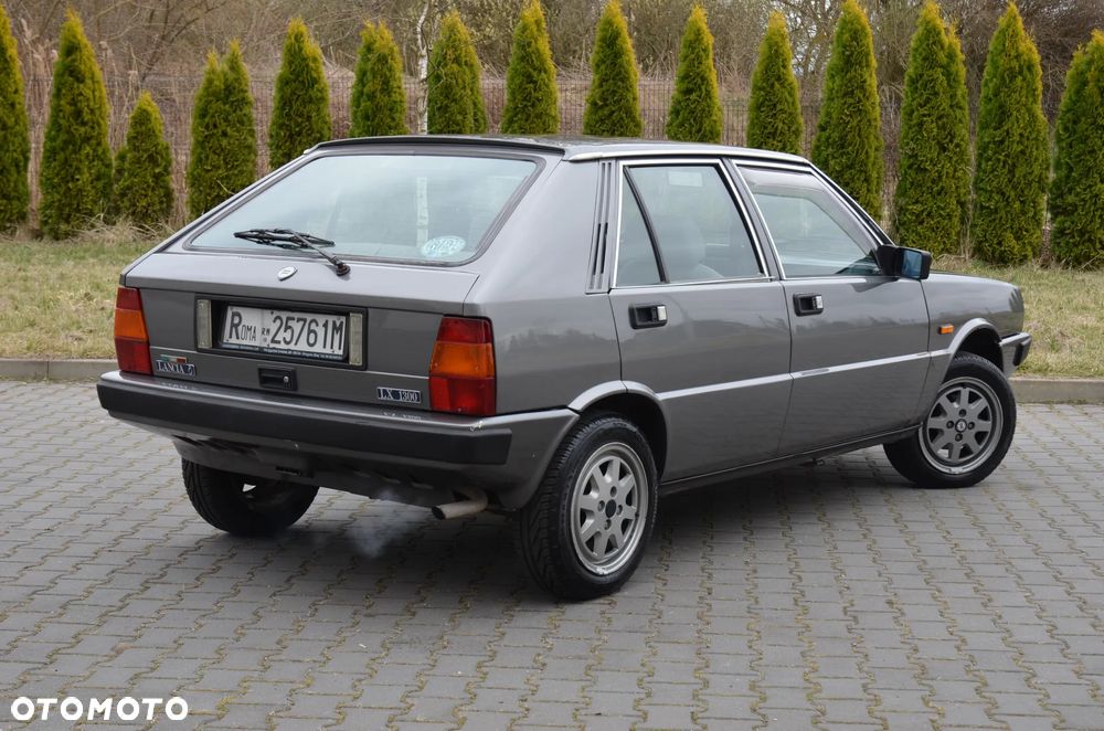 Lancia Delta 1600 i.e GT - 4