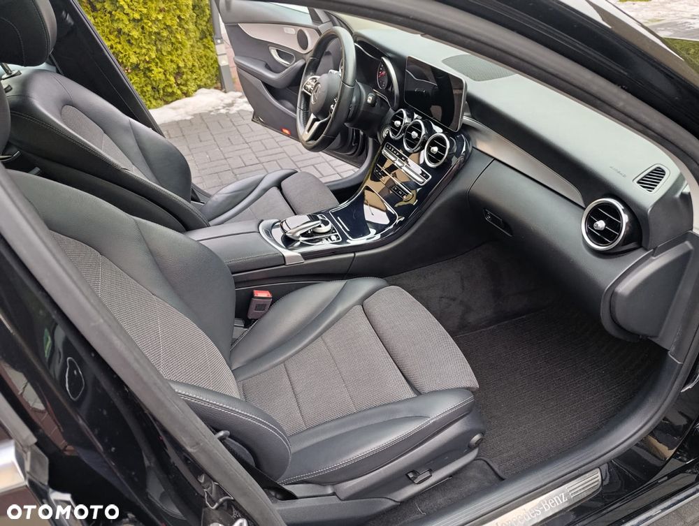 Mercedes-Benz Klasa C 220 d 9G-TRONIC - 19