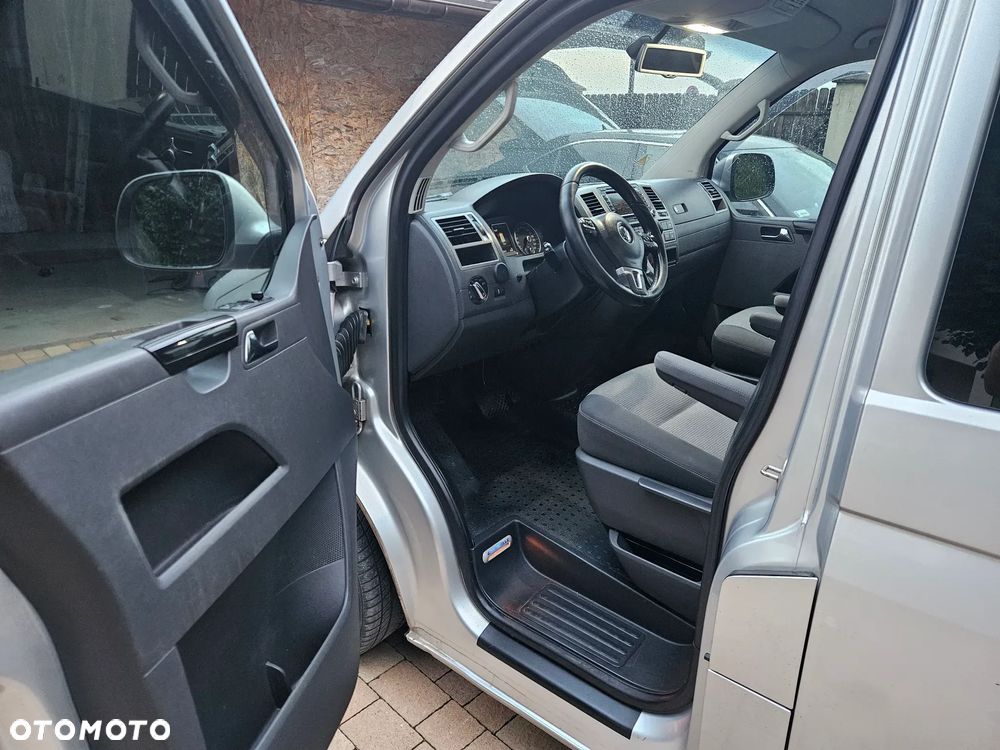 Volkswagen Caravelle - 5