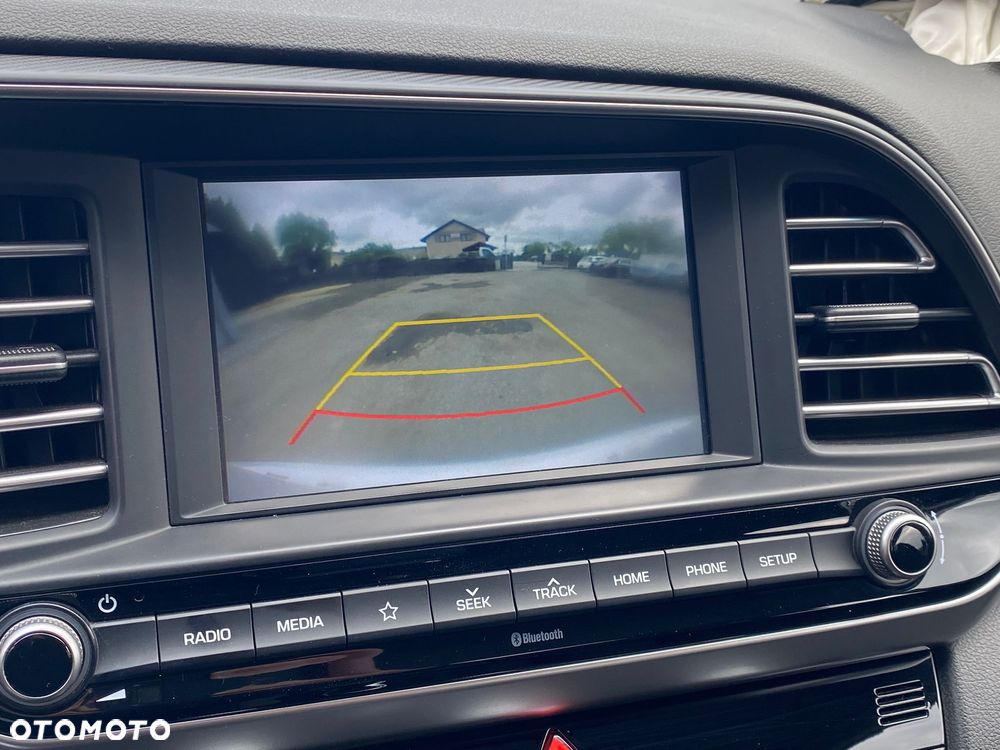 Hyundai Elantra 1.6 Comfort - 17