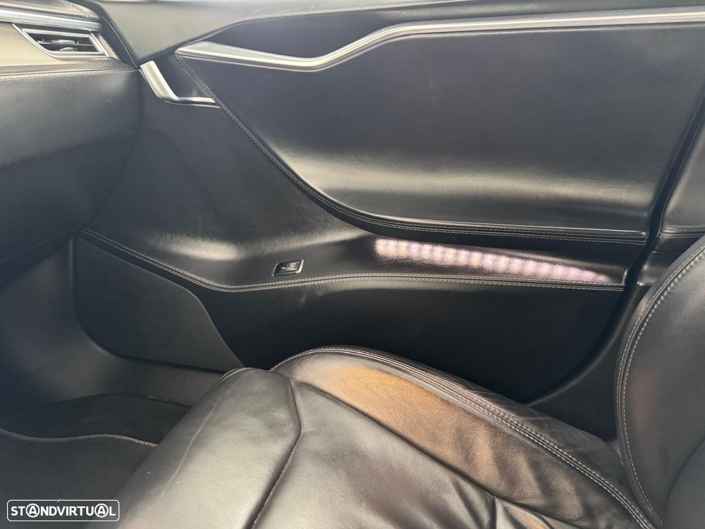 Tesla Model S Standard - 23