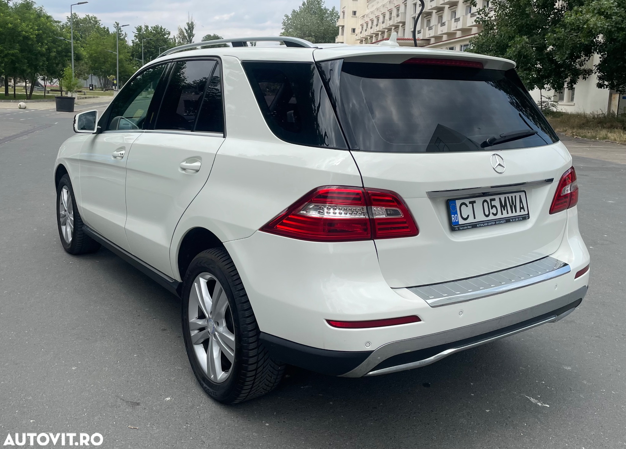 Mercedes-Benz ML 250 BlueTec 4MATIC Aut - 2
