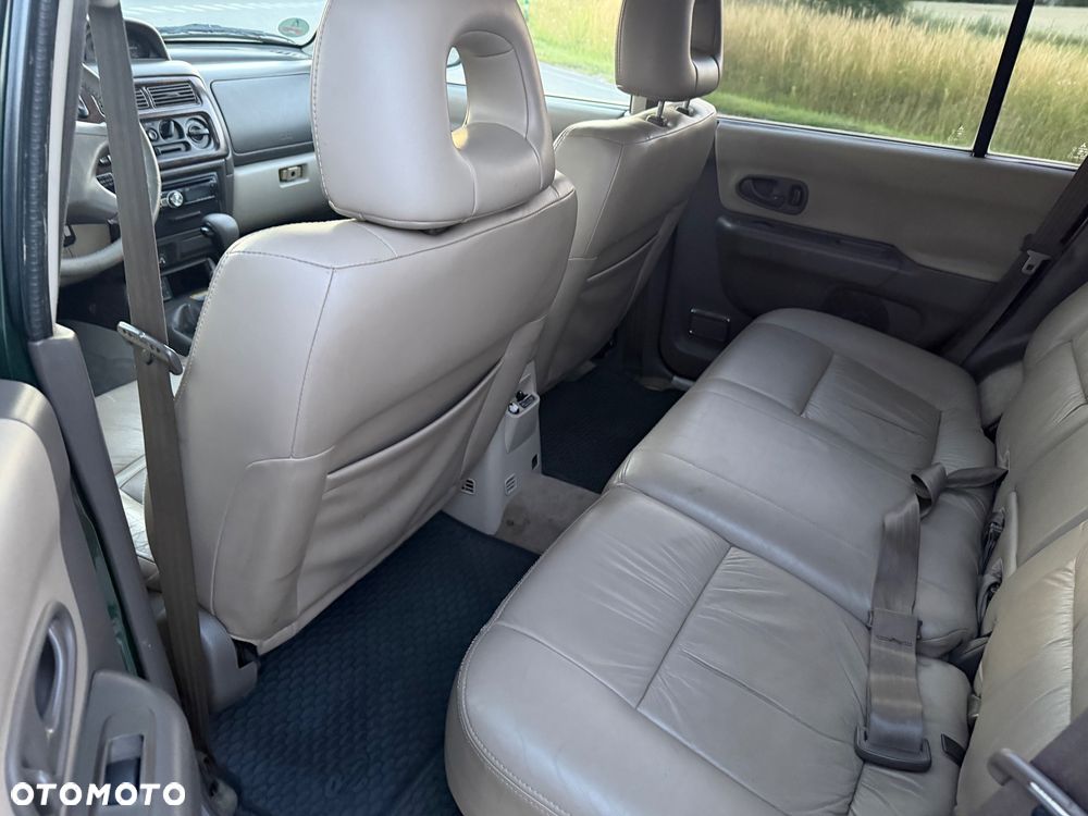 Mitsubishi Pajero Sport - 12