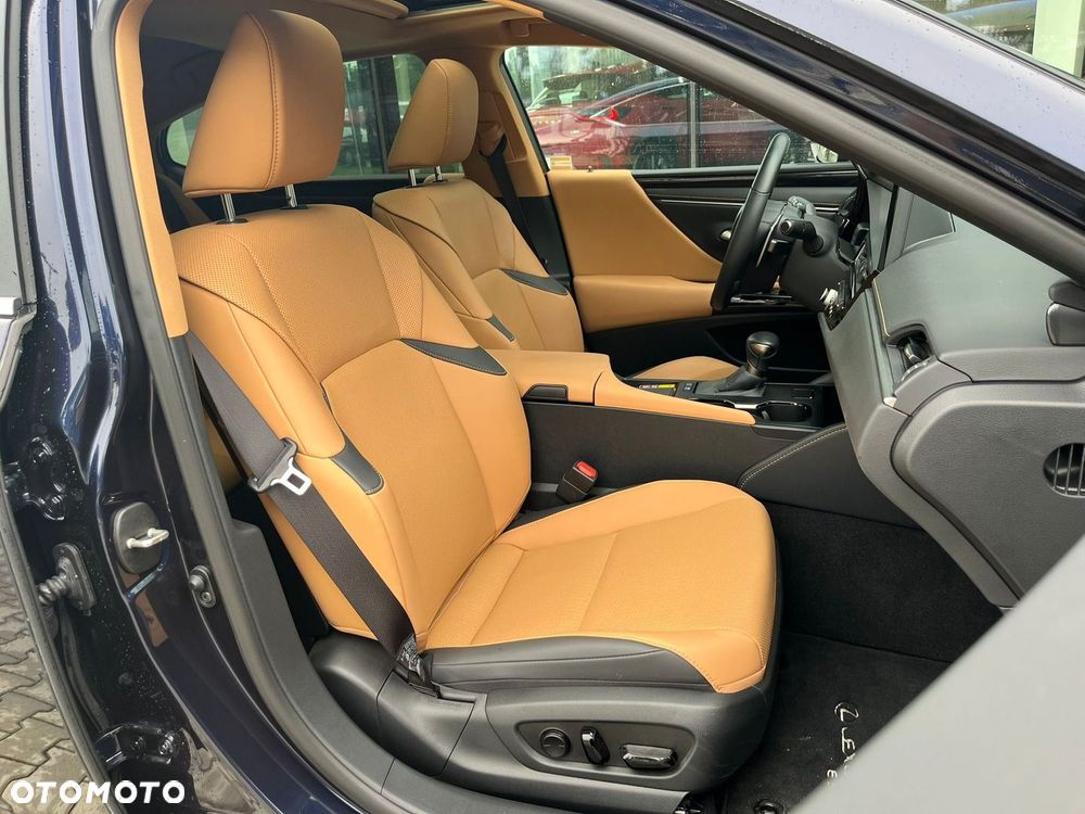 Lexus ES 300h Business Edition - 22