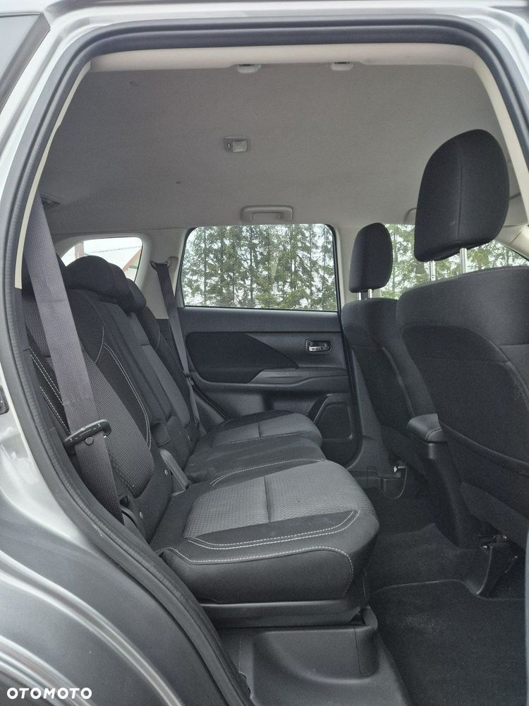 Mitsubishi Outlander - 21