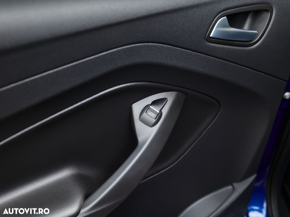 Ford Kuga 1.5 EcoBoost 2x4 Titanium - 35