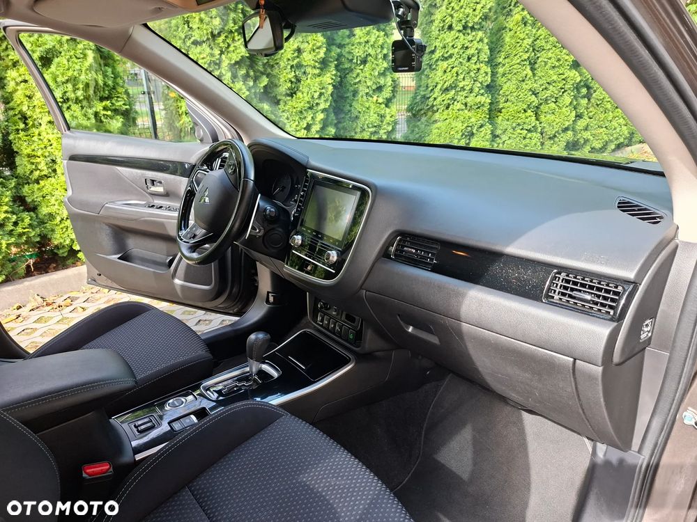 Mitsubishi Outlander 2.0 Intense 4WD CVT - 15