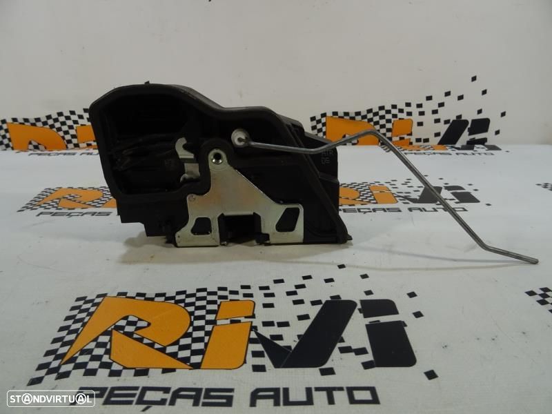 Fecho Da Porta Trás Direita Bmw 1 (F20)  7202148 / 51227202148 / A0537 - 1