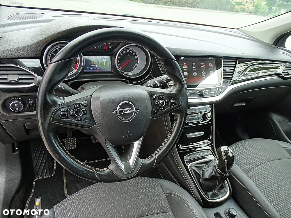 Opel Astra 1.4 Turbo Innovation - 25