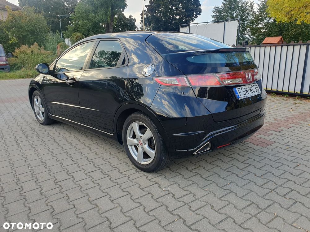 Honda Civic 1.4 i-VTEC Comfort Black Edition - 4