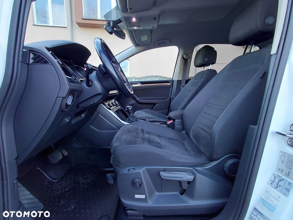 Volkswagen Touran - 34
