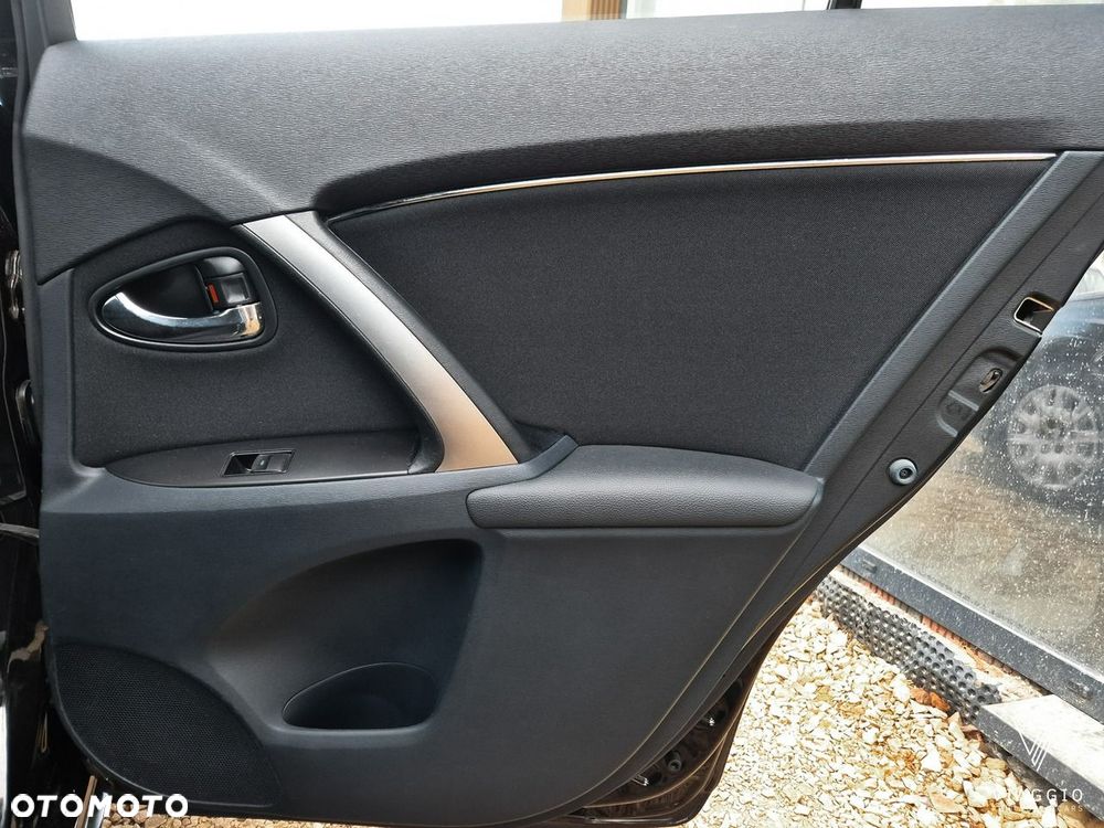 Toyota Avensis 1.8 Sol EU5 - 25