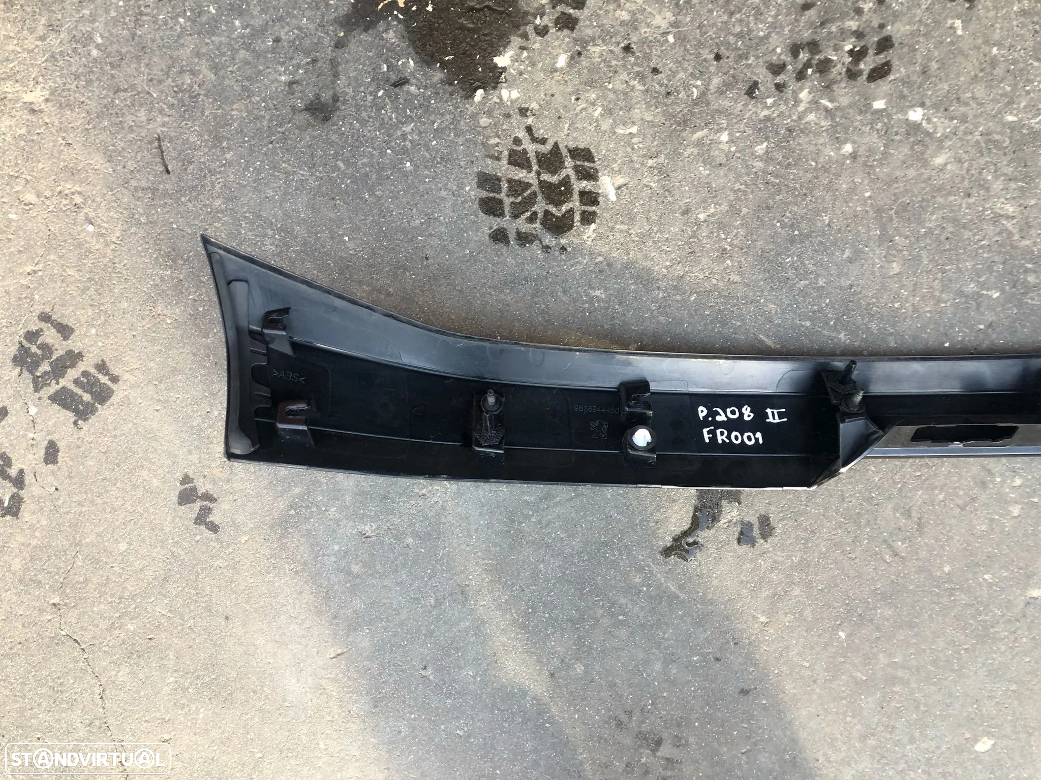 PEUGEOT 208 II FRISO PLASTICO MALA - FR001 - 5