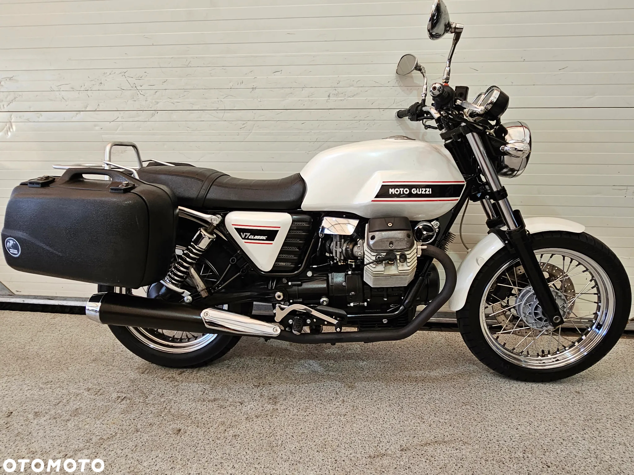 Moto Guzzi V7 - 6