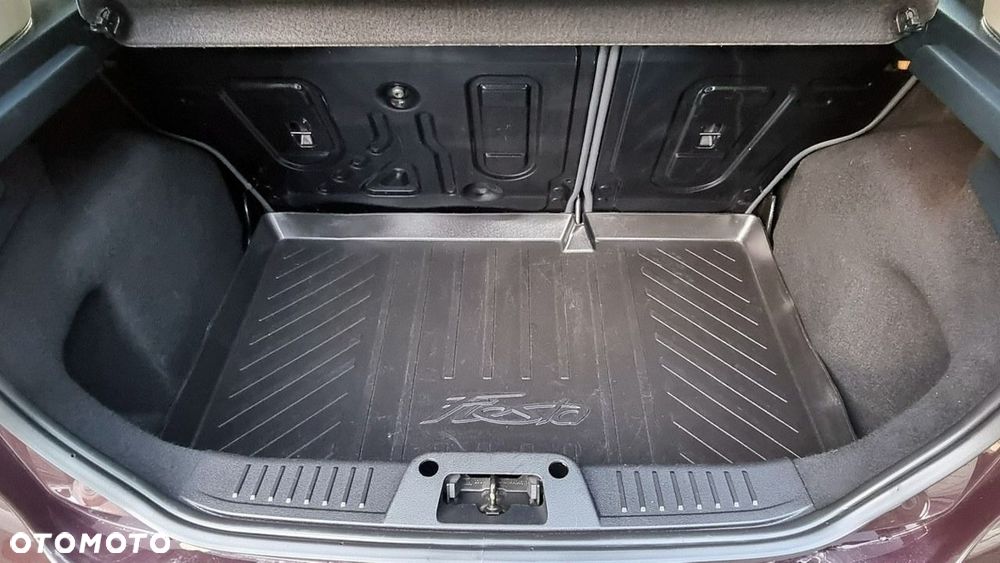 Ford Fiesta - 19