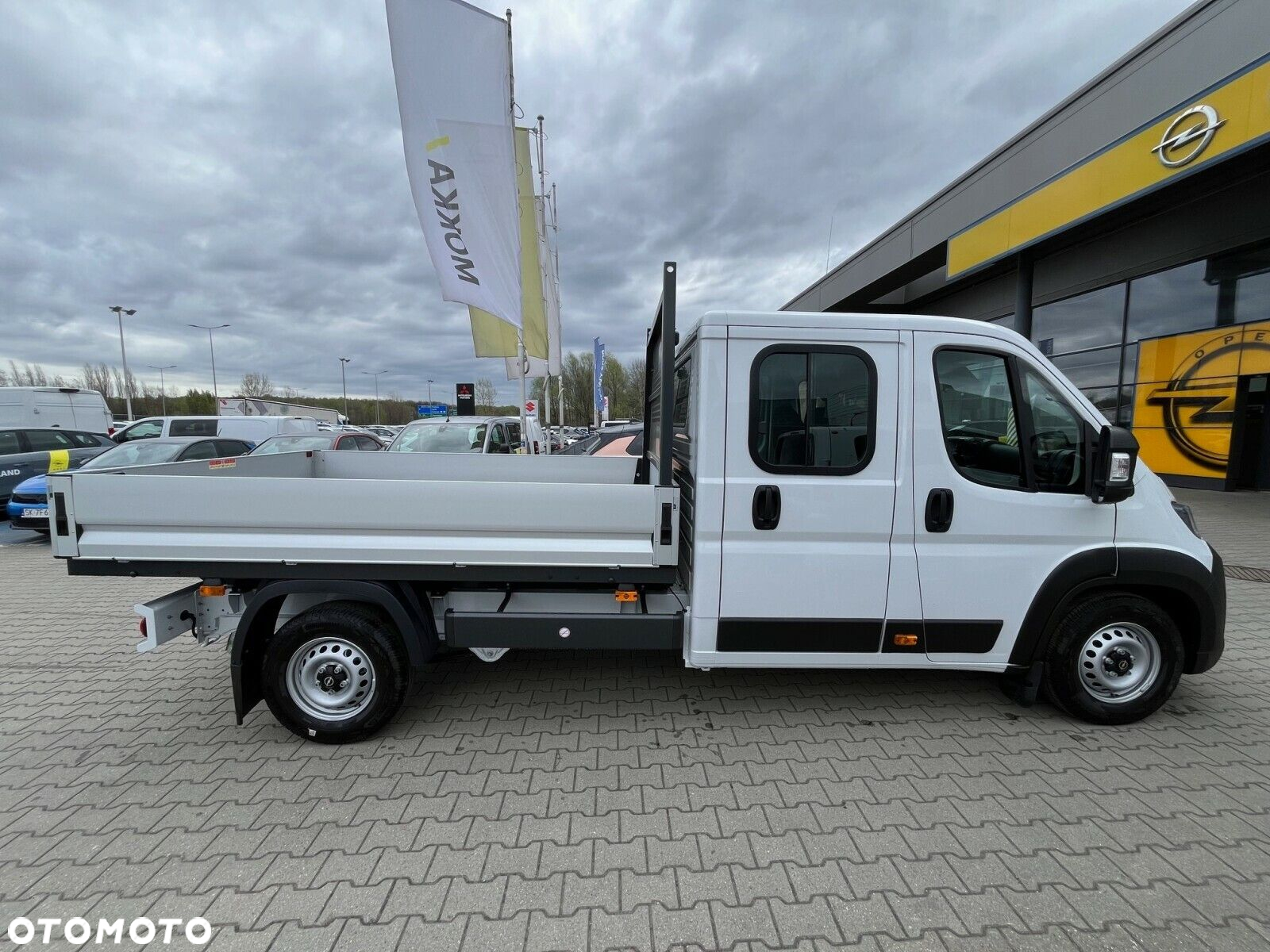 Opel movano Movano Załogowe ze skrzynią L3 2.2 Diesel 140KM MT6 - 3