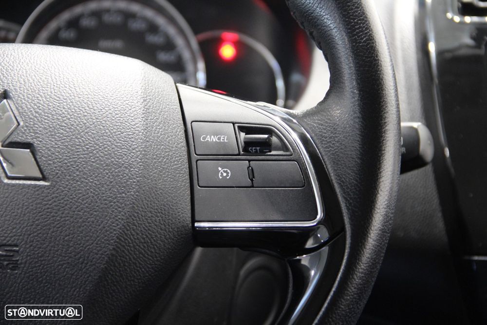 Mitsubishi Space Star 1.2 Intense Connect Edition - 11